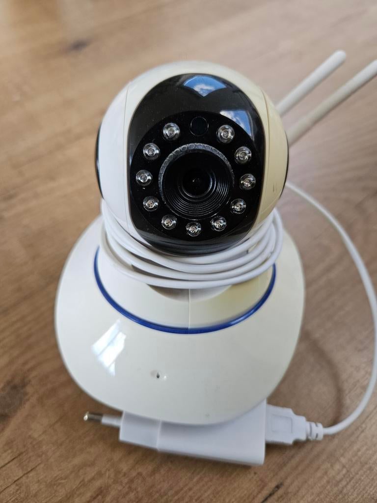 Beveiligingscamera met WiFi en nachtzicht, Ophalen of Verzenden, Zo goed als nieuw, Binnencamera