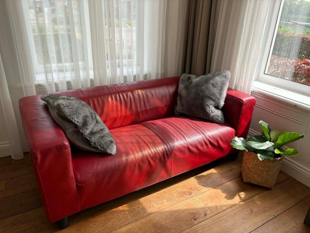 Gratis, IKEA klippan bank rood kunstleer, Ophalen, Overige materialen, Gebruikt, 150 tot 200 cm