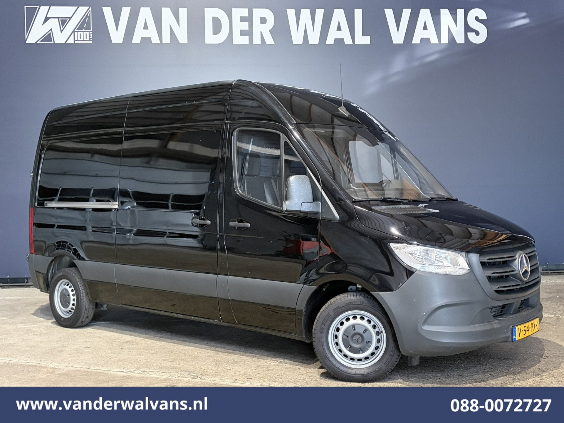 Mercedes-Benz Sprinter 314 CDI 143pk L2H2 Euro6 Airco | Navi, Achterwielaandrijving, 2000 kg, Zwart, Bedrijf