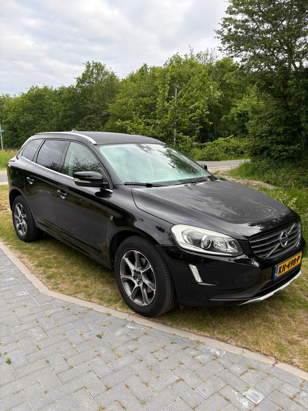 Volvo XC60 2.0 D4 Geartronic 2016 Zwart, Auto's, Volvo, 1800 kg, 1969 cc, Zwart, Leder