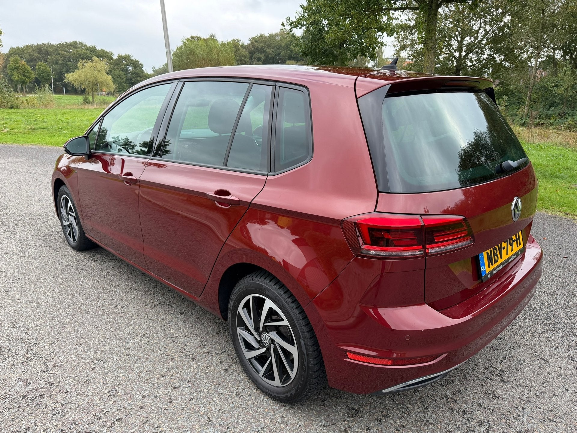 Volkswagen Golf SportsVan