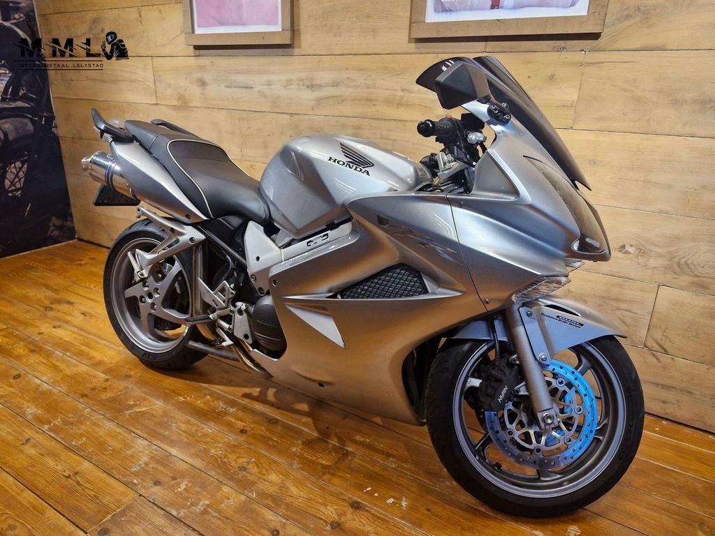 HONDA VFR 800 (bj 2005), Motoren, Motoren | Honda, 782 cc, HONDA, 4 cilinders, Motorrijbewijs A