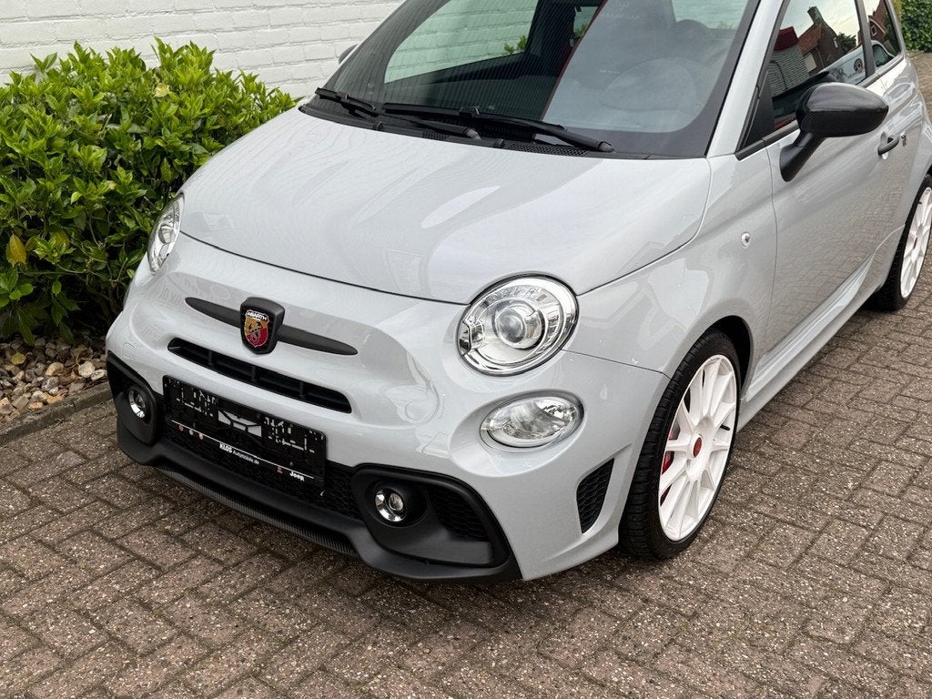 Abarth 695 Essesse/ Sperdifferentieel/ Carbon pakket/ Akrapo, Auto's, Abarth, Gebruikt, Zwart, 4 cilinders, Bedrijf
