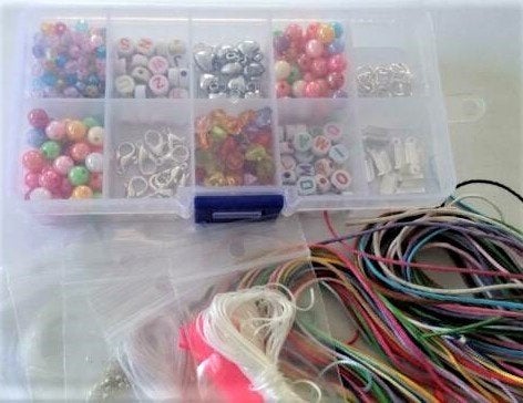 Doosje met kralen en benodigheden, Info@hobbymagic.nl, Nieuw, Verzenden, Stadskanaal