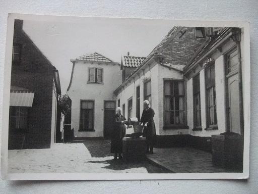P169 Den Burg Texel - Hofje Weverstraat - 1948, Verzenden, 1940 tot 1960, Ongelopen, Waddeneilanden