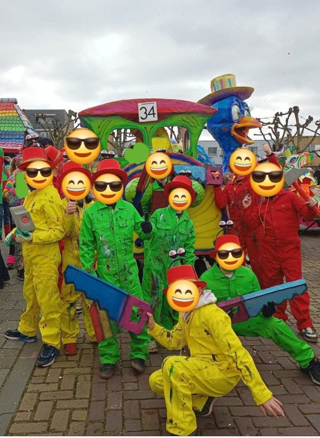 Carnavalskleding: Overalls voor kinderen (geel, groen, rood), Ophalen, Gebruikt, Jongen of Meisje