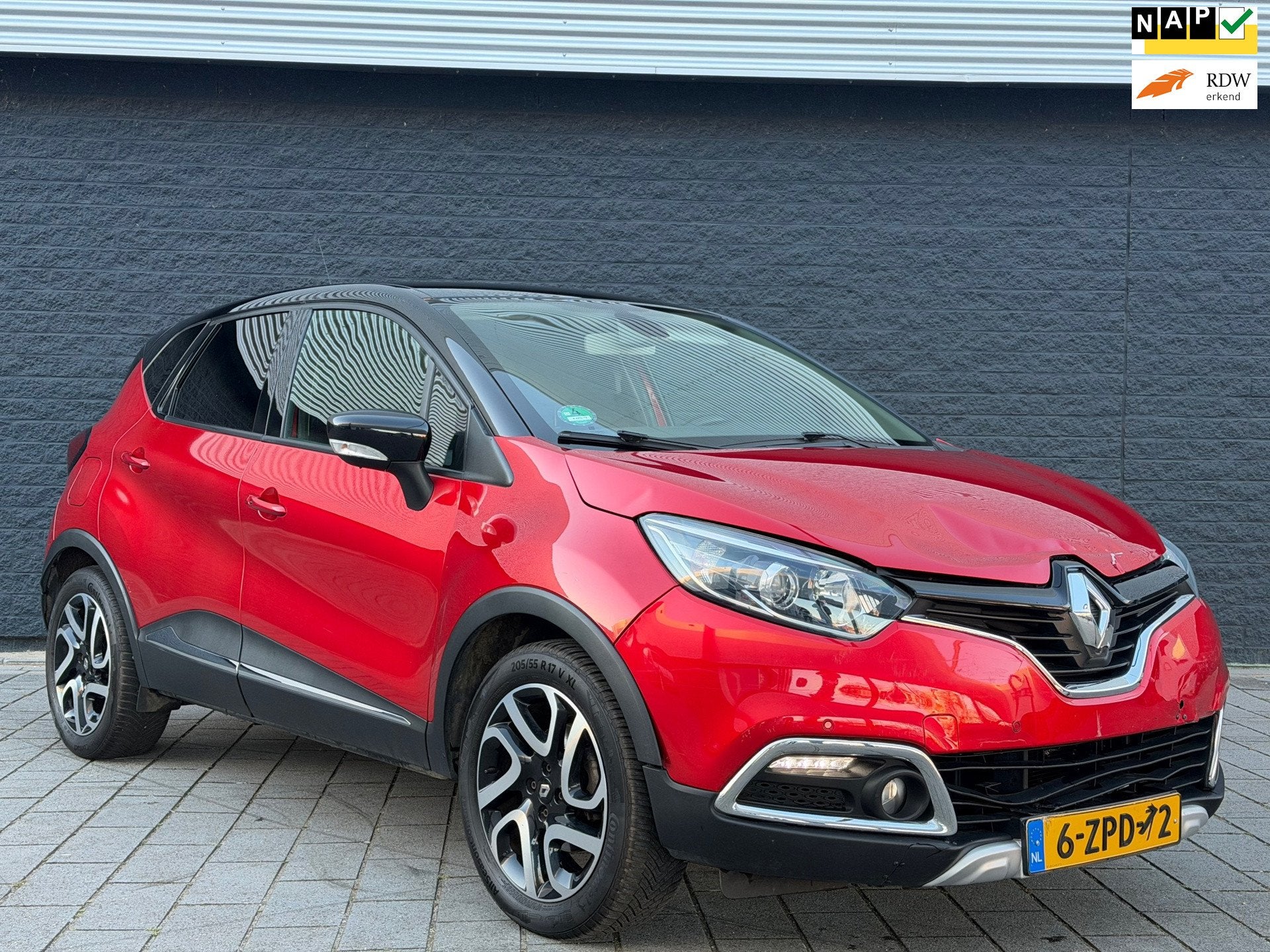 Renault Captur 1.2 TCe Helly Hansen AUTOMAAT/R-LINK/LED, Euro 5, 4 cilinders, Parkeersensor, Origineel Nederlands