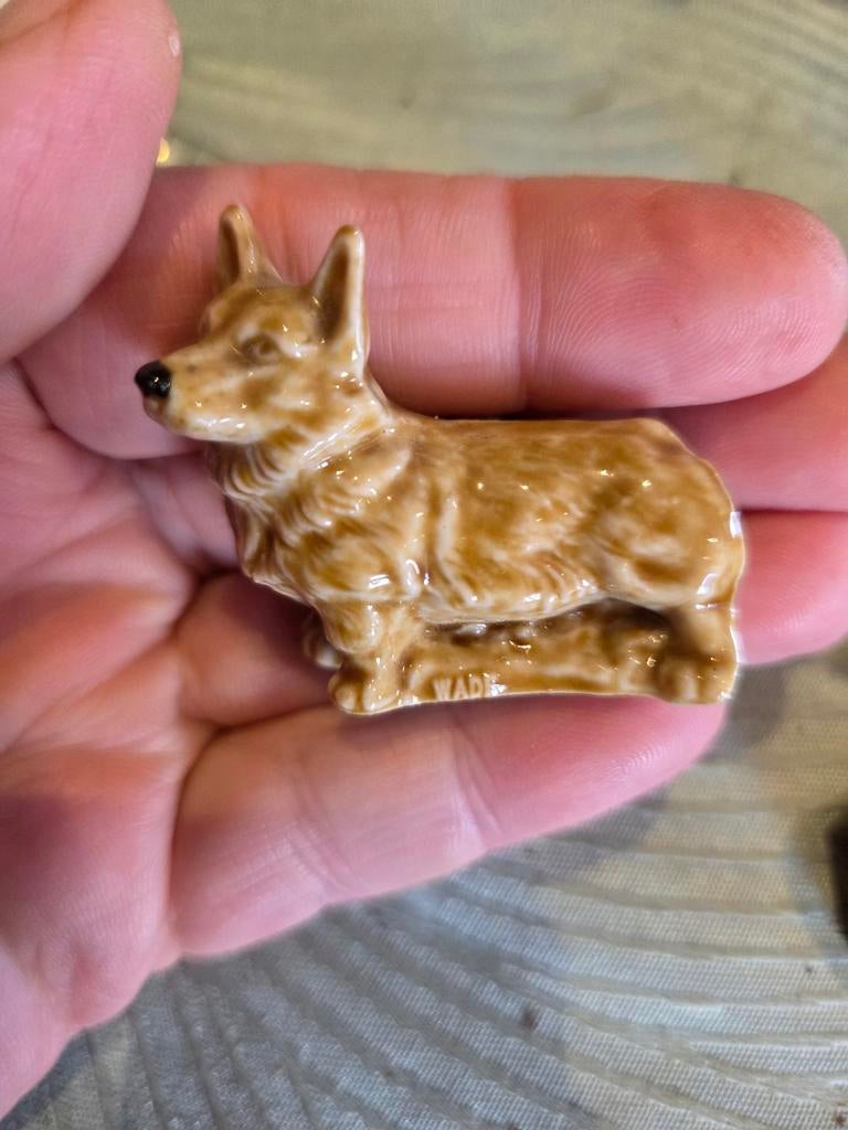 Wade Corgi beeldje - Vintage keramiek hondje, Verzamelen, Beelden en Beeldjes, Ophalen