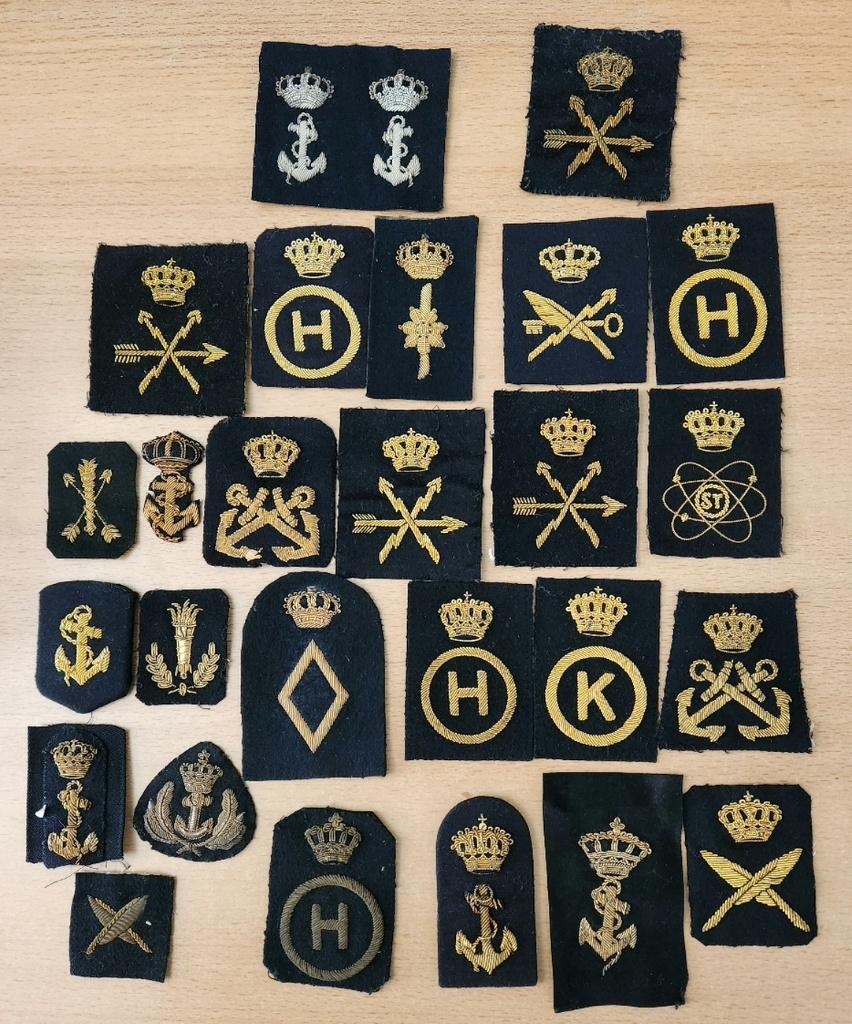 Kavel 26 stuks KM vintage DVO, Ophalen of Verzenden, Marine, Nederland, Embleem of Badge