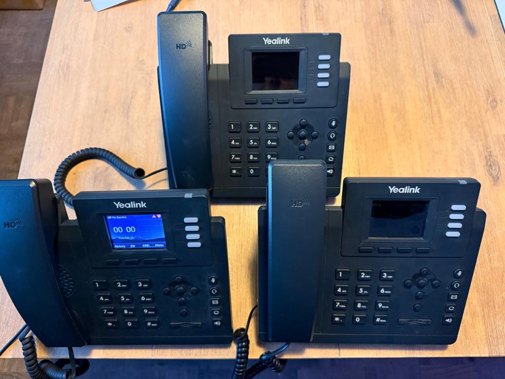 Yealink SIP-T33G IP-telefoon (3 stuks), Ophalen of Verzenden, Zo goed als nieuw, 3 handsets