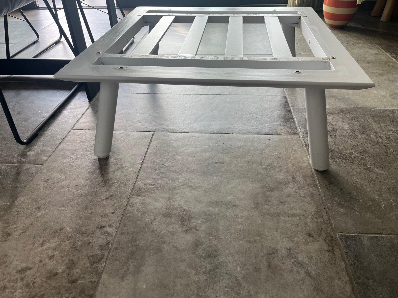 Lanterfant wit aluminium gemoffelde bijzettafel/zit element, Ophalen, Gebruikt