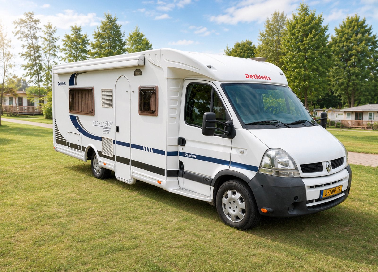 Dethleffs Esprit RT7014 met enkele bedden en leder bekleding, Caravans en Kamperen, Integraal, Ringverwarming, Treinzit, Tot en met 3