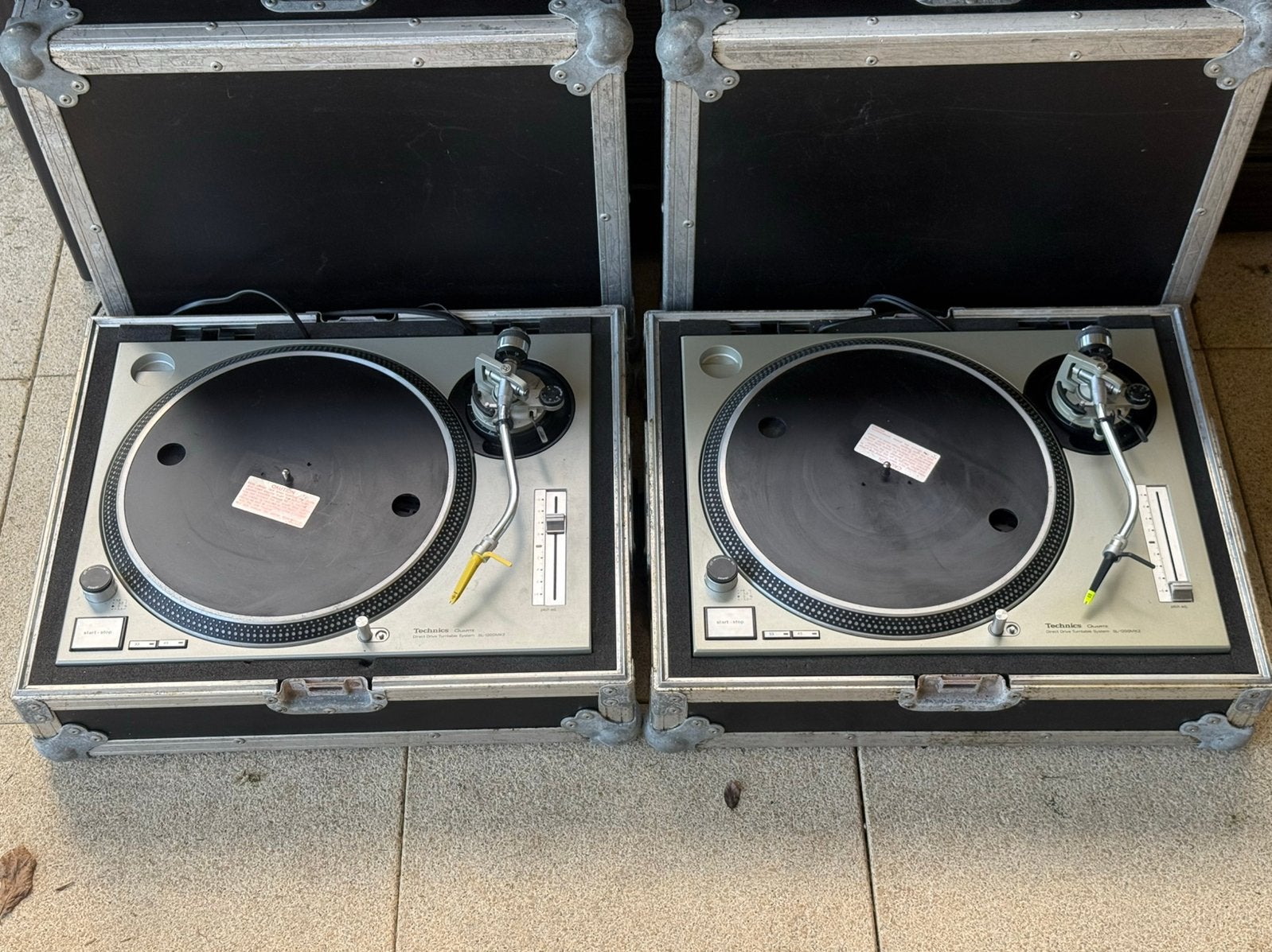 2x Technics SL1200 MK2 met naalden en inclusief flightcase, Ophalen, Gebruikt, Platenspeler, Technics