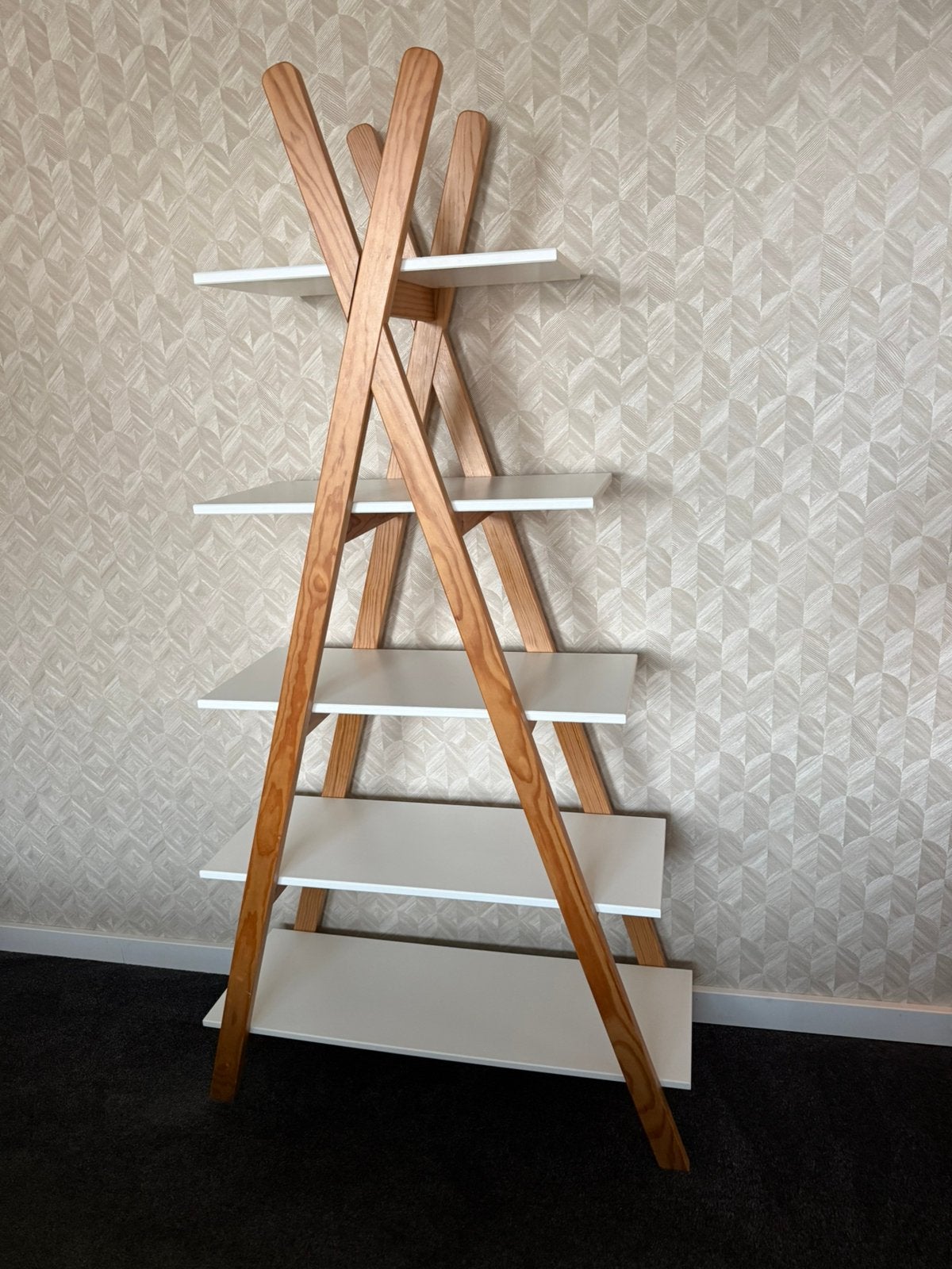 Tipi kast WOOOD, Ophalen, 50 tot 100 cm, Zo goed als nieuw, 150 tot 200 cm