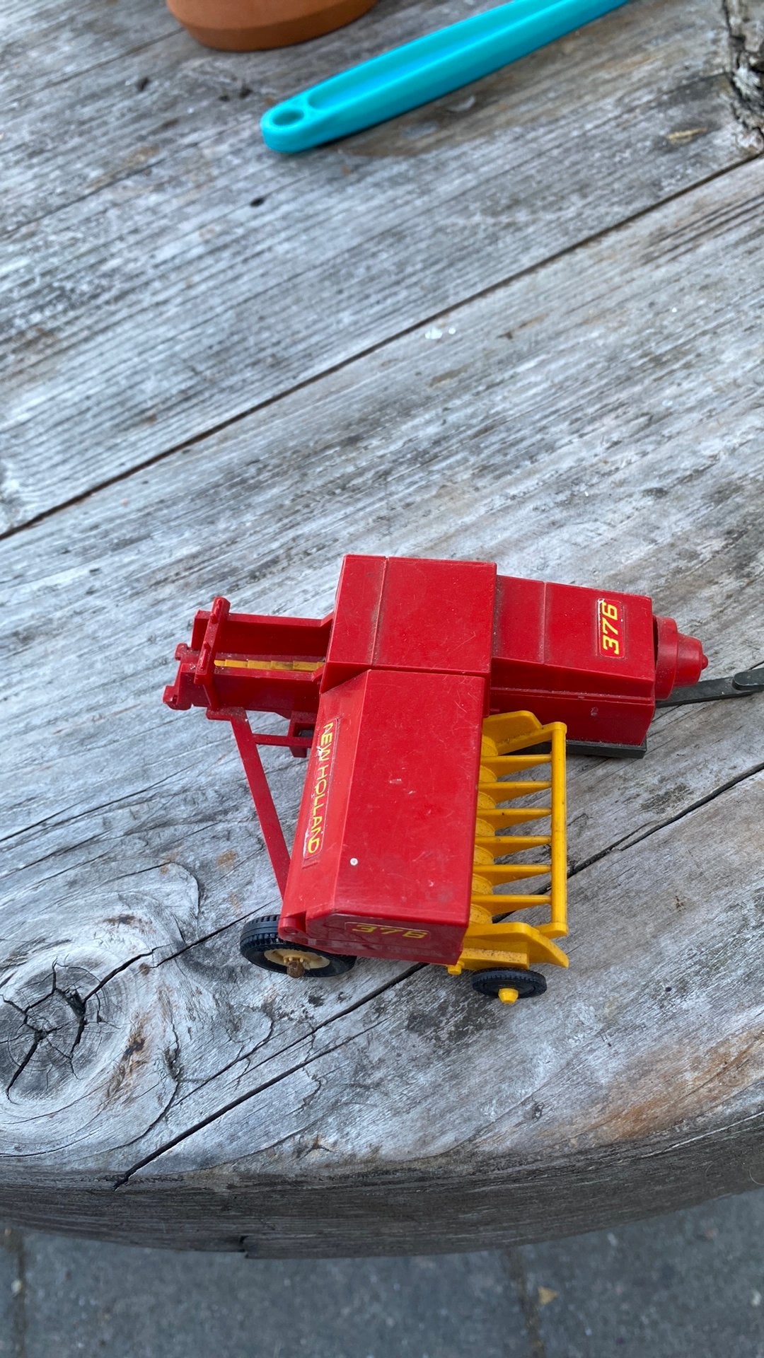 Vintage Britains New Holland 376 Balenpers (Schaal 1:32), Ophalen of Verzenden, Zo goed als nieuw, Tractor of Landbouw, Britains