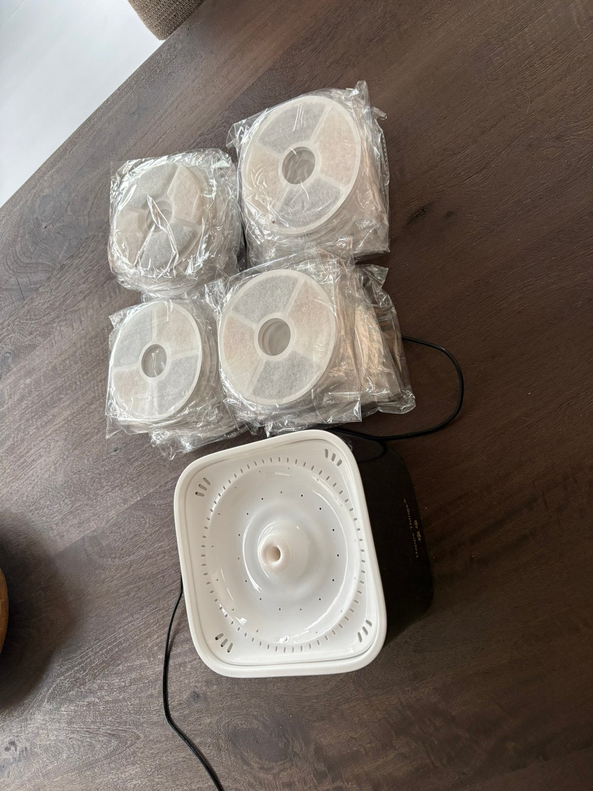 Drinkfontein met 48 nieuwe filters, Ophalen, Zo goed als nieuw