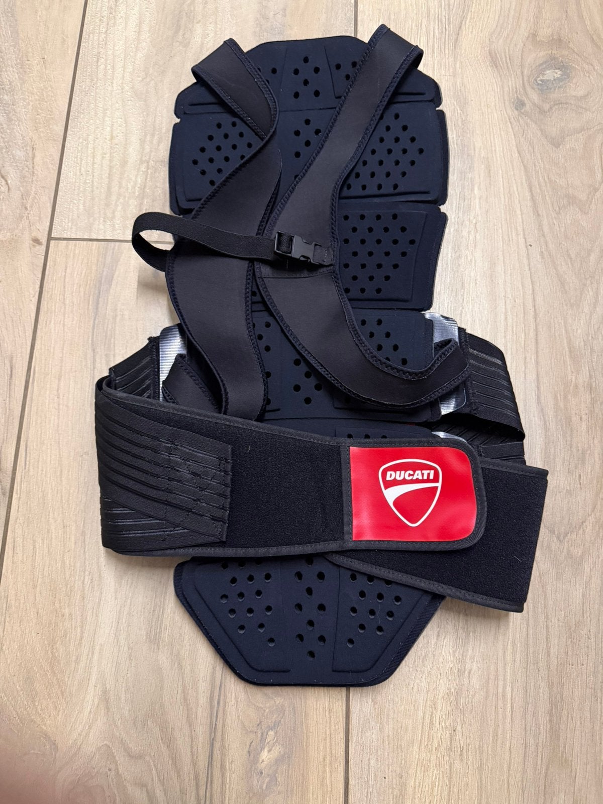 Dainese ducati rugprotector maat XL., Motoren, Ophalen of Verzenden, Nieuw zonder kaartje, Heren, Overige typen