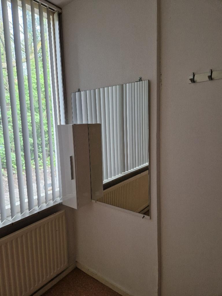 spiegel met kastje en verlichting, Ophalen, Zo goed als nieuw, 75 tot 100 cm, Minder dan 100 cm
