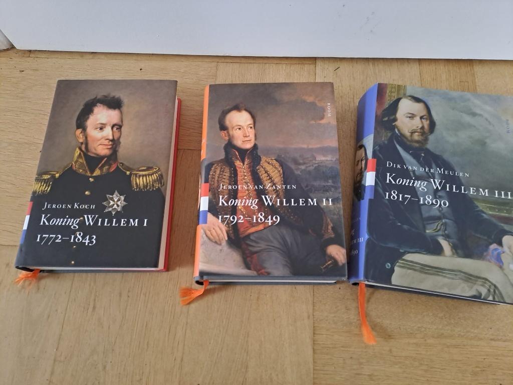 De Koningsbiografieën, Willem I, Willem II en Willem III, Ophalen of Verzenden, Zo goed als nieuw