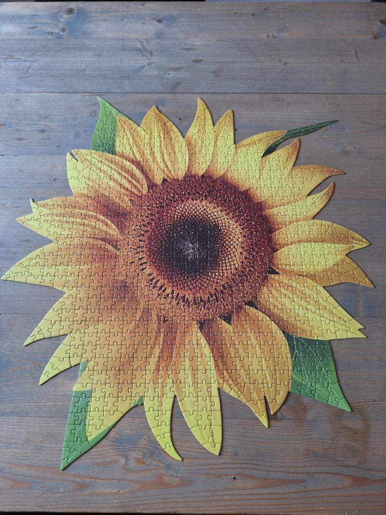 Zonnebloem legpuzzel 700 stukjes - TMC Shaped Puzzles, Hobby en Vrije tijd, Ophalen, 500 t/m 1500 stukjes, Zo goed als nieuw, Legpuzzel