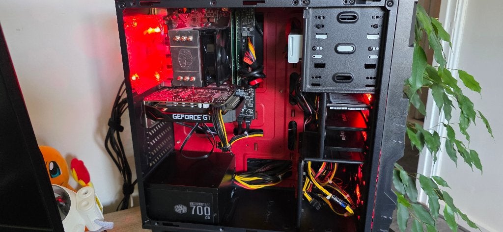 Foto 4 van Gaming PC Nvidia 1660 TI 6GB, 2TB HDD/SSD, 32 GB DDR4 2666