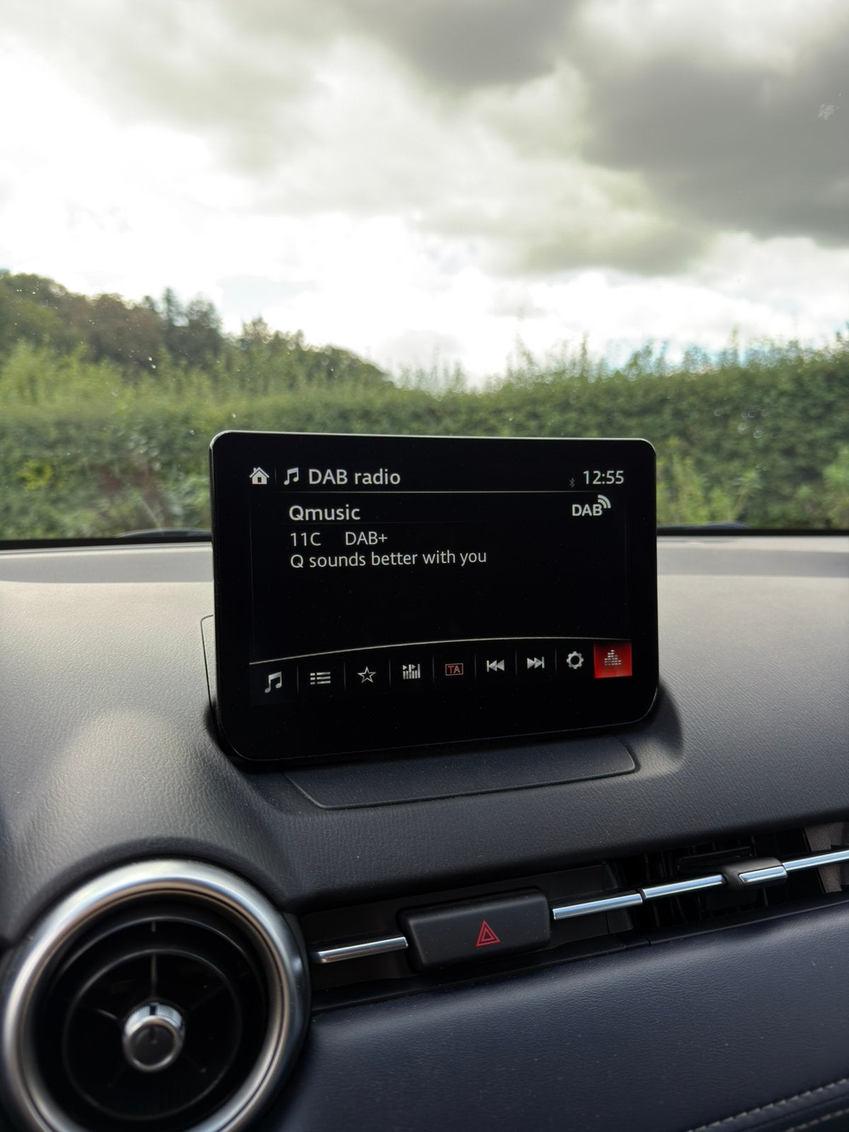Foto 13 van Mazda 2 1.5 Skyactiv-G Luxury (Modeljaar 2022) – Topstaat