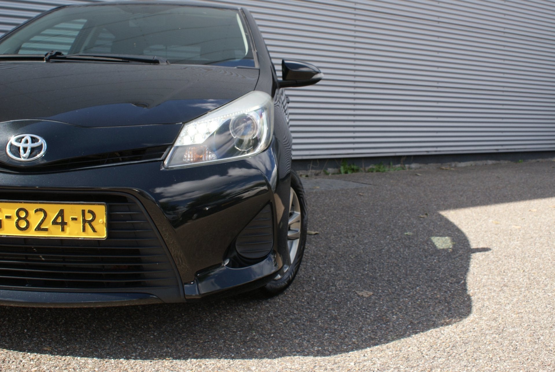 Toyota Yaris 1.5 Full Hybrid Aspiration | Navigatie | Camera, Euro 5, Gebruikt, Zwart, 4 cilinders