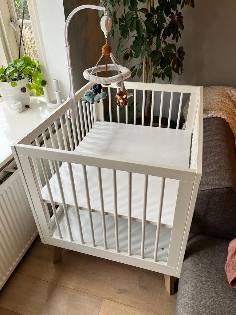 Kidsmill box wit met licht eiken poten, Ophalen, Gebruikt, Ledikant