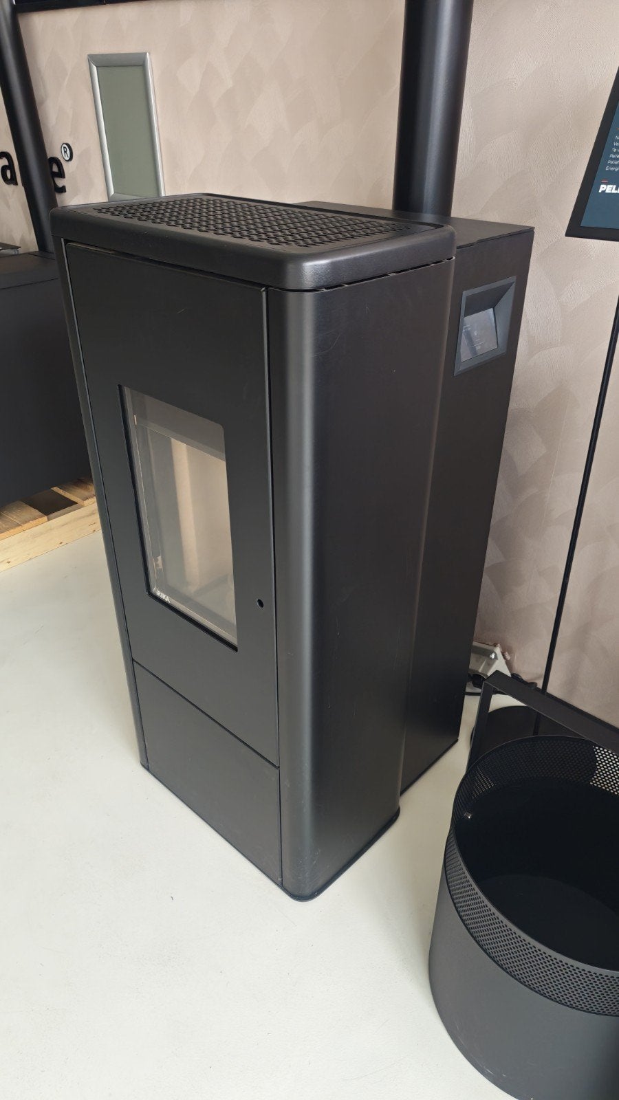 RIKA LIVO Pelletkachel 6 kW - Showroommodel - OPRUIMING, Huis en Inrichting, Kachels, Ophalen
