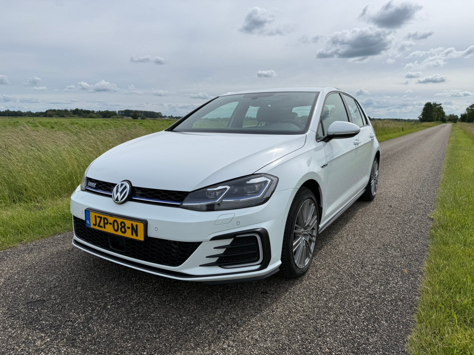 Volkswagen Golf GTE 1.4 TSI Phev 204pk DSG 2019 Wit, Wit, Plug-in hybride, 1395 cc, 149 pk