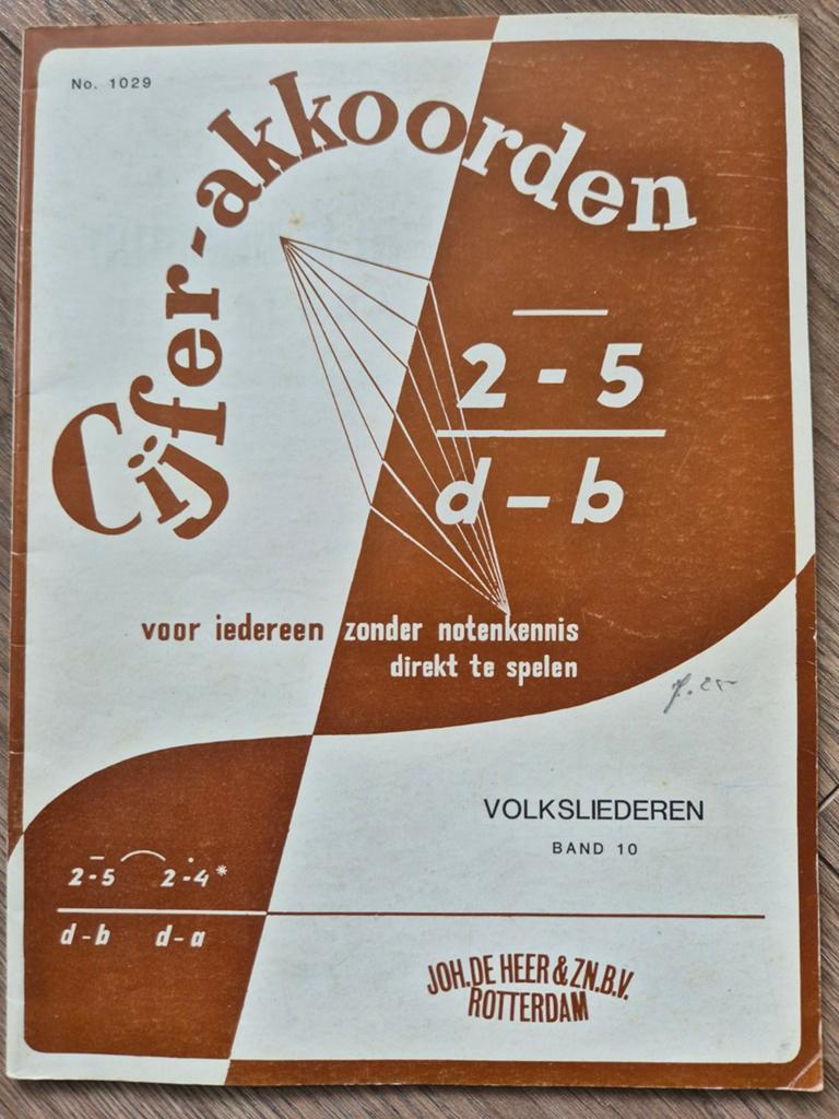 Cijfer-akkoorden Volksliederen Band 10 - Muziekboek, Muziek en Instrumenten, Ophalen of Verzenden