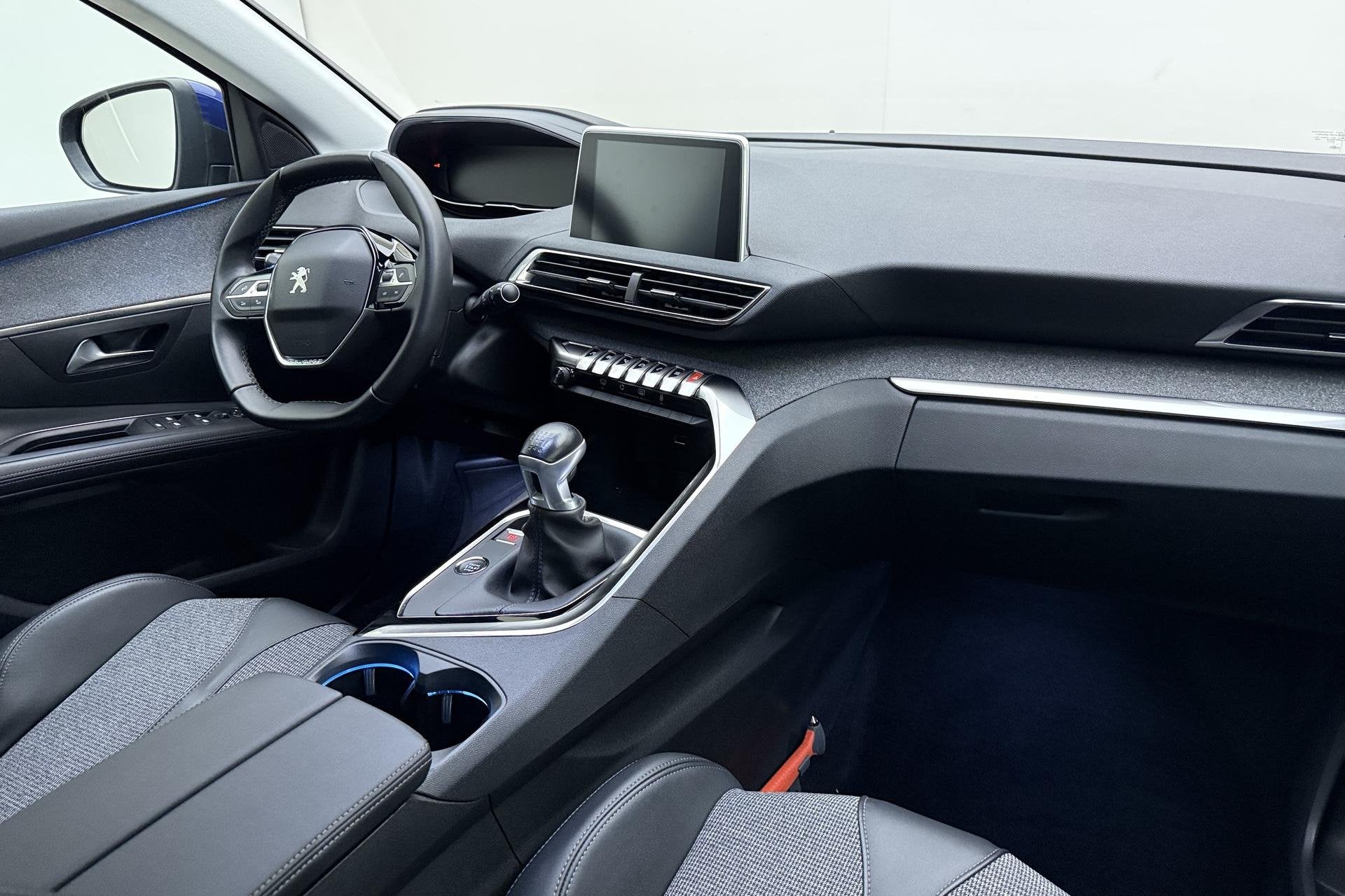 Peugeot 3008 1.2 Turbo Allure 130 Pk | Trekhaak | Keyless St, Gebruikt, 1199 cc, Leder en Stof, Origineel Nederlands