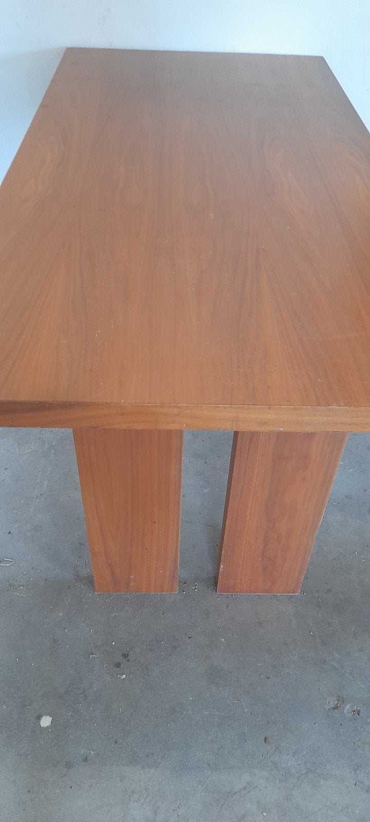 Houten eettafel - Robuust en stijlvol, Huis en Inrichting, Tafels | Eettafels, Ophalen, Gebruikt, 50 tot 100 cm, Vier personen