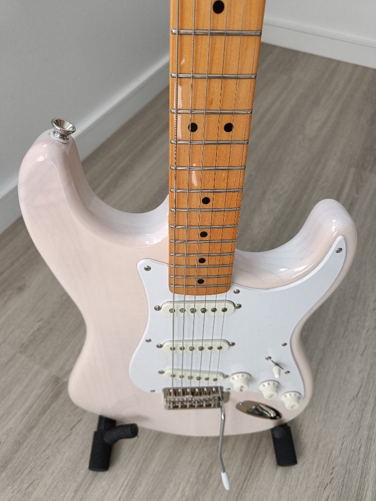 Squier cv50s Strat MN WHB, Ophalen of Verzenden, Zo goed als nieuw, Solid body, Overige merken