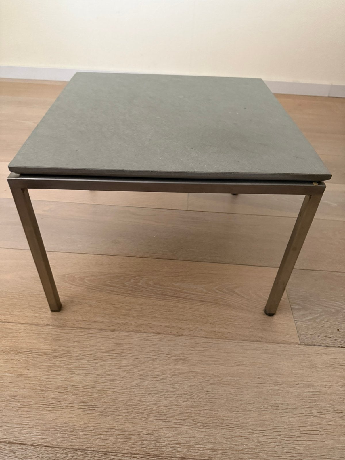 Stenen bijzettafel, Minder dan 55 cm, Vierkant, Zo goed als nieuw, Ophalen