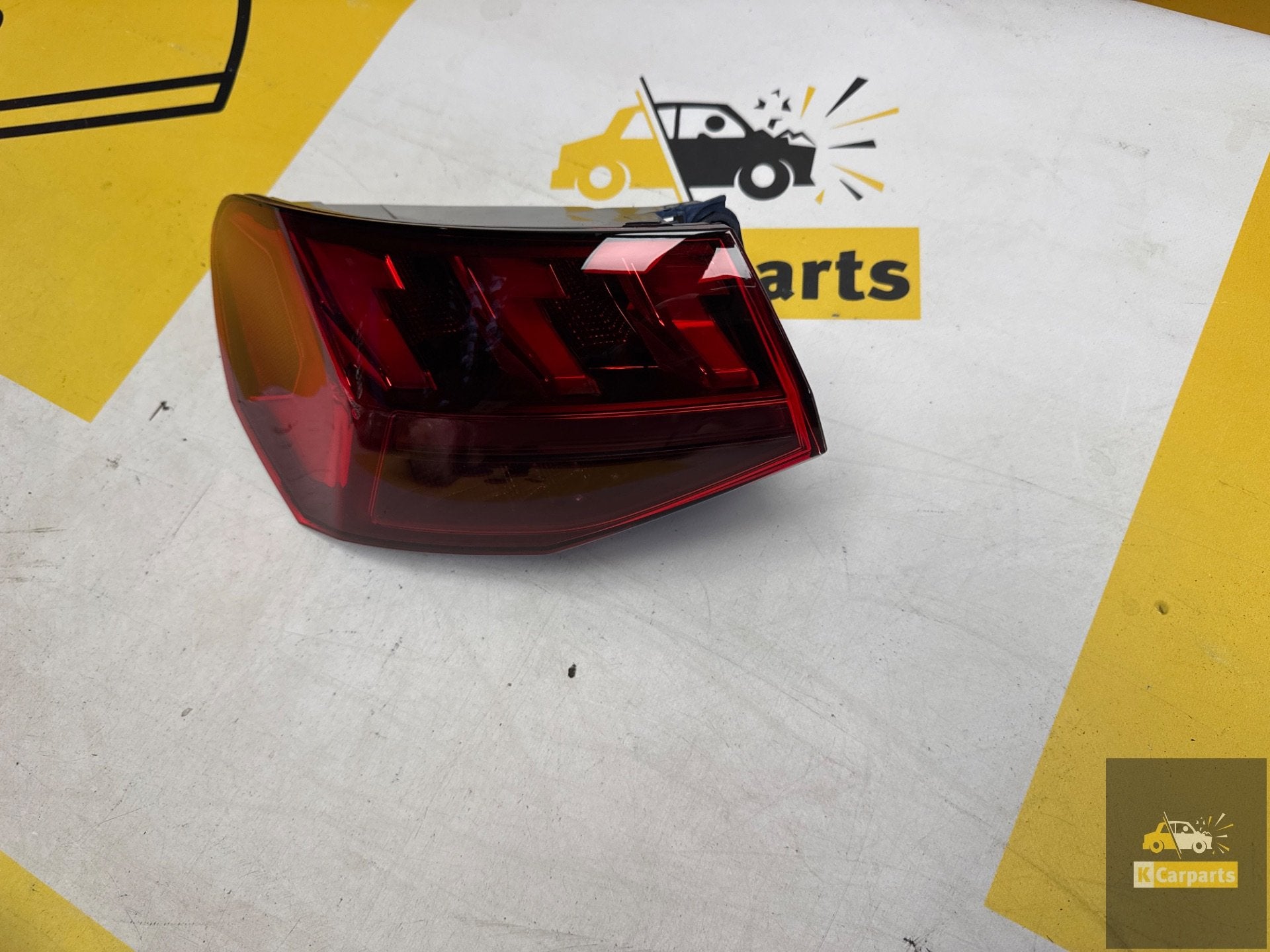 Audi A3 8Y Led achterlicht Links 8Y0945207 Origineel