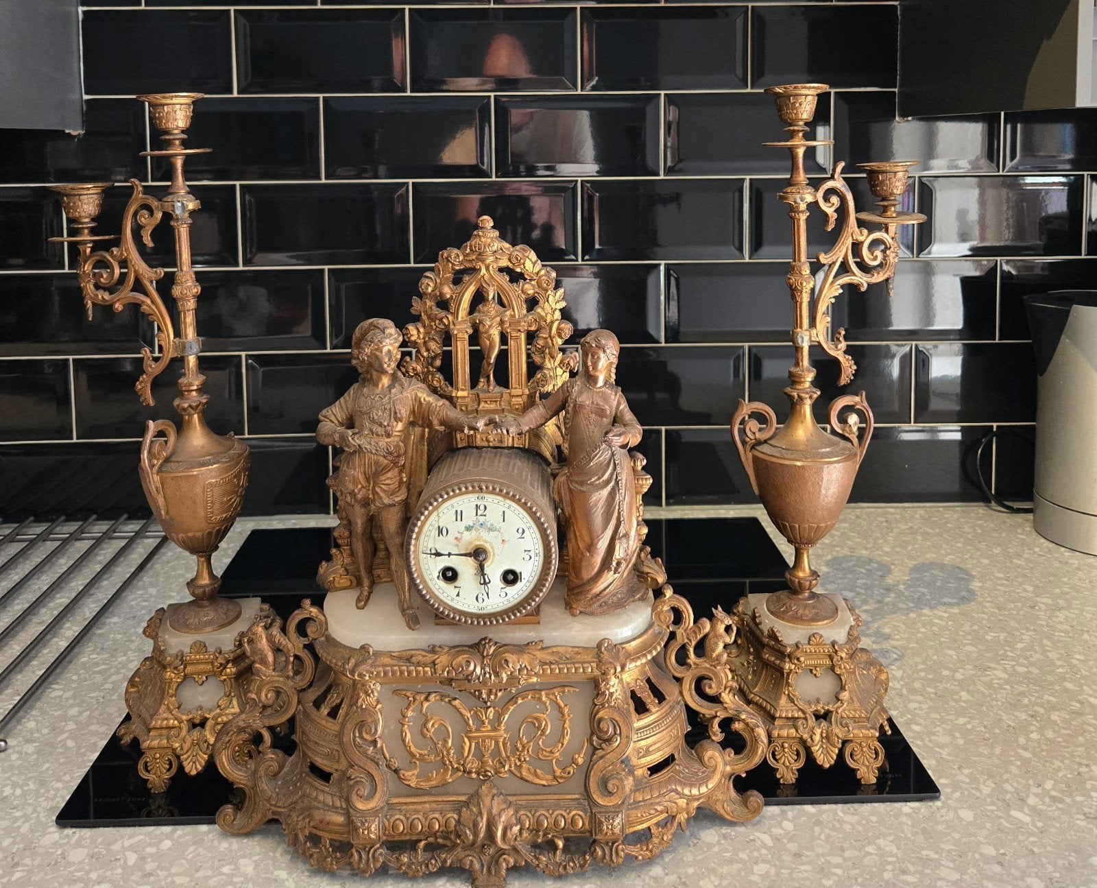 Antieke Franse pendule met kandelaars - Brons en marmer, Antiek en Kunst, Ophalen