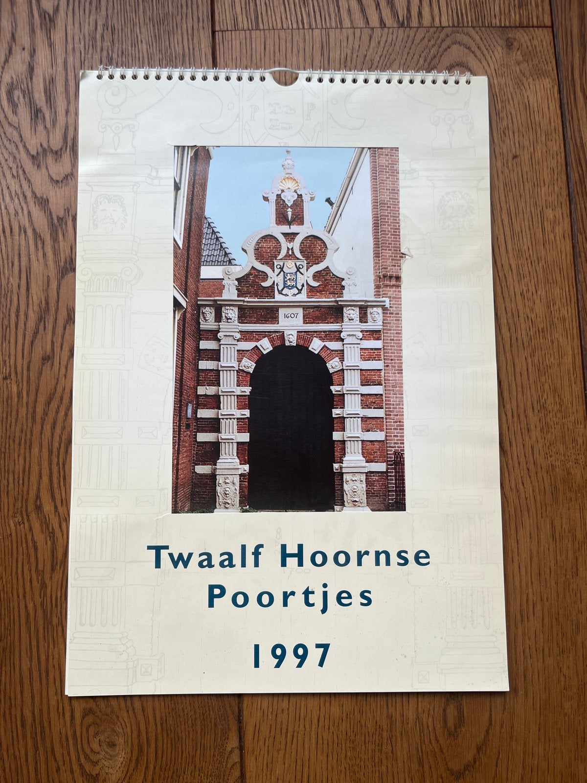 Kalender hoorn 1997 poortjes, Diversen, Ophalen of Verzenden, Maandkalender