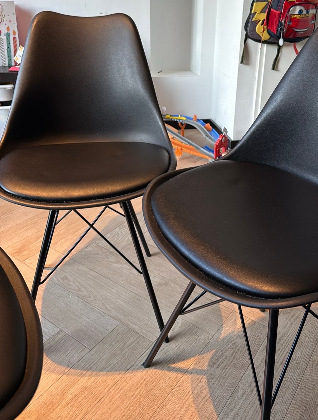 4 Eetkamerstoelen KLARUP zwart, Huis en Inrichting, Ophalen, Zo goed als nieuw, Zwart