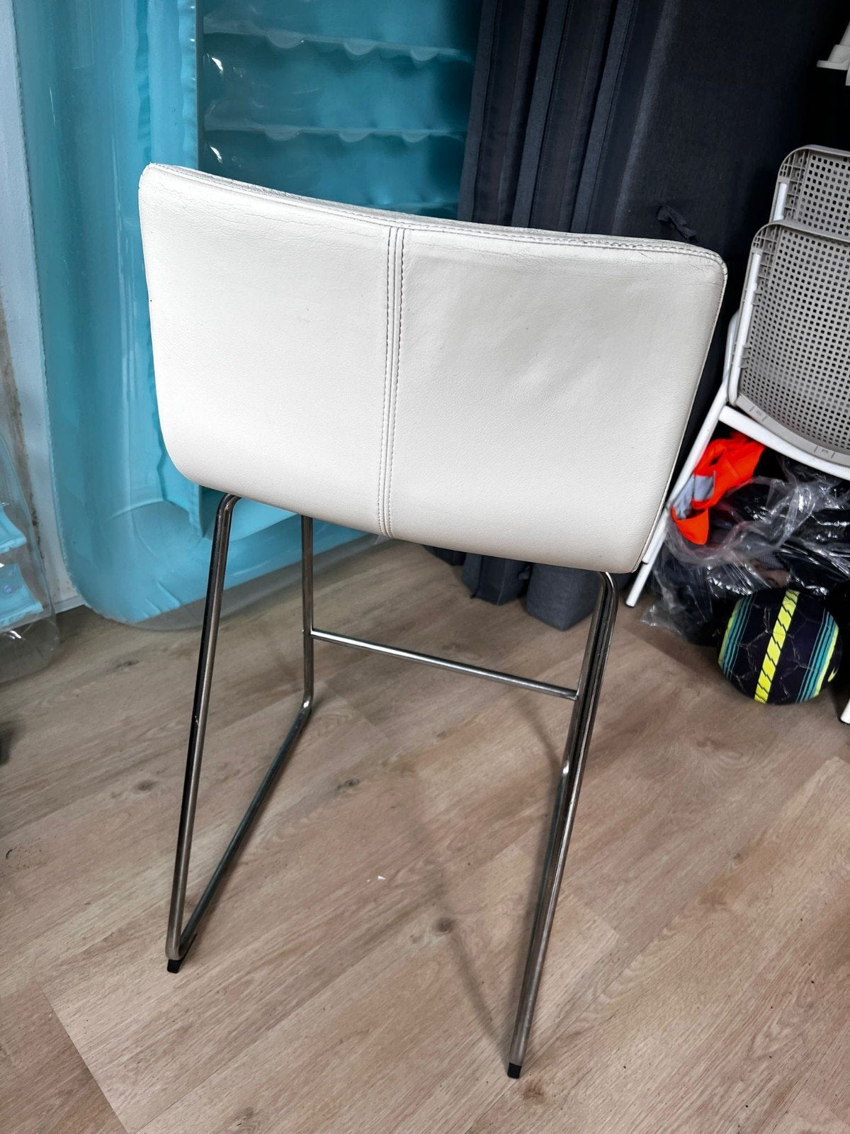 Barkruk verchroomd van Ikea, Huis en Inrichting, Barkrukken, Ophalen, Gebruikt, Met voetsteun, 60 tot 90 cm