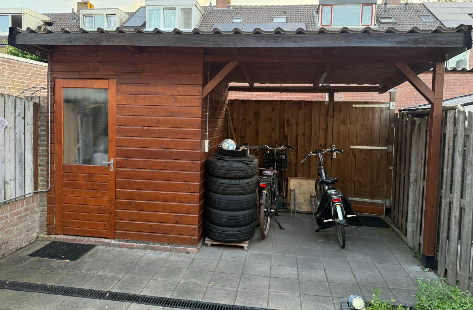 Houten fietsenberging met overkapping, Ophalen, Zo goed als nieuw, Hout, Schuur