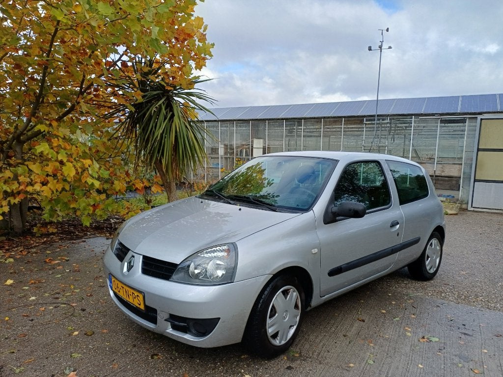 Renault Clio 1.2 RN 3DR  2006 Grijs, Auto's, Voorwielaandrijving, Stof, 31 €/maand, 4 cilinders
