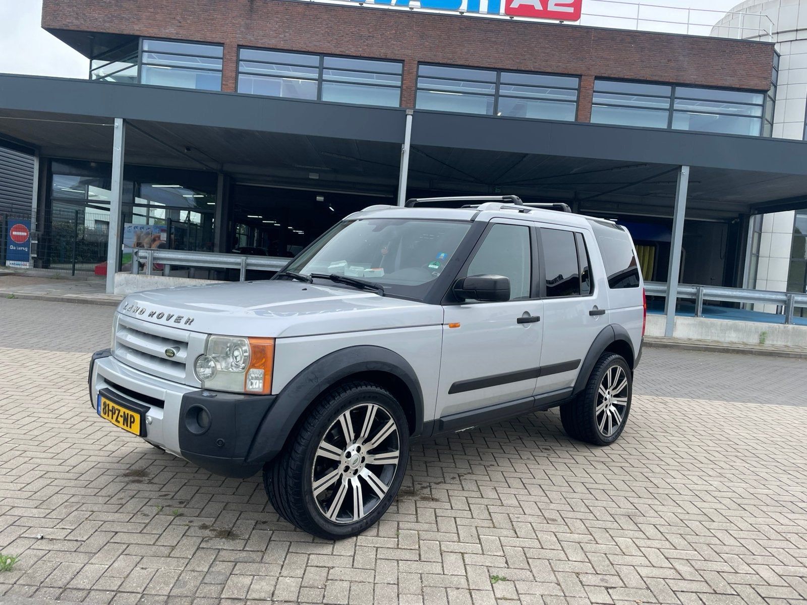 Land Rover 7p Discovery 4.4 V8 AUT 2005 blijft yountimer, Auto's, Land Rover, Automaat, 2436 kg, 7 stoelen, 4394 cc