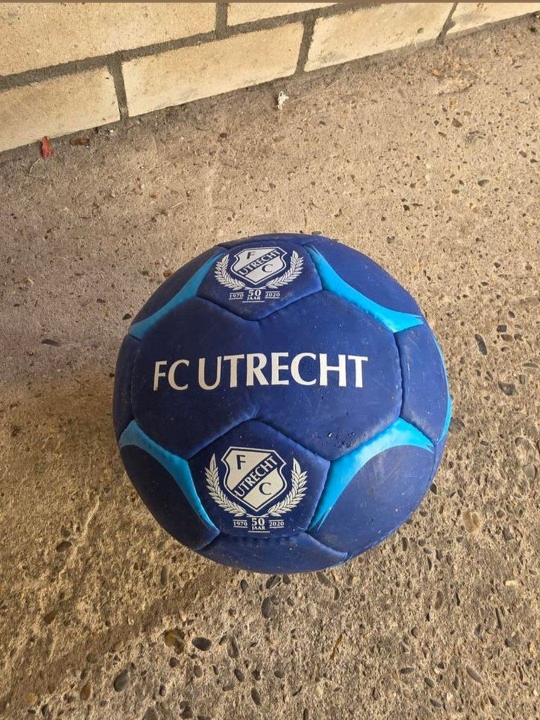 FC Utrecht Voetbal - 50 Jaar Jubileumeditie, Ophalen, Zo goed als nieuw, Bal
