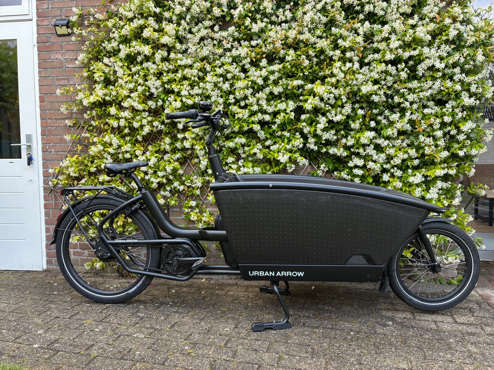 Urban Arrow Family Performance plus smart 545Wh belt 2024, Fietsen en Brommers, Fietsen | Bakfietsen, 4 kinderen of meer, Huif