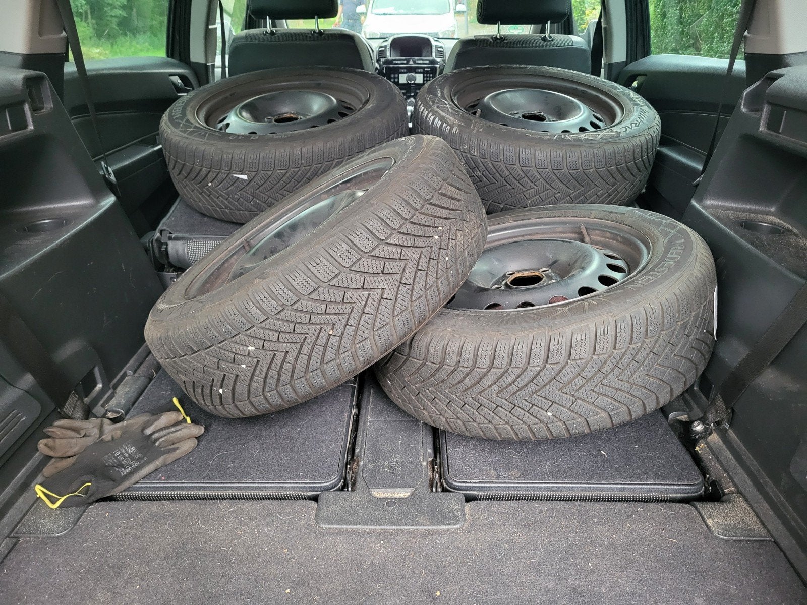 Opel Zafira Winterbanden op stalen velgen 205/55 R16, Ophalen, 16 inch, Banden en Velgen, 205 mm