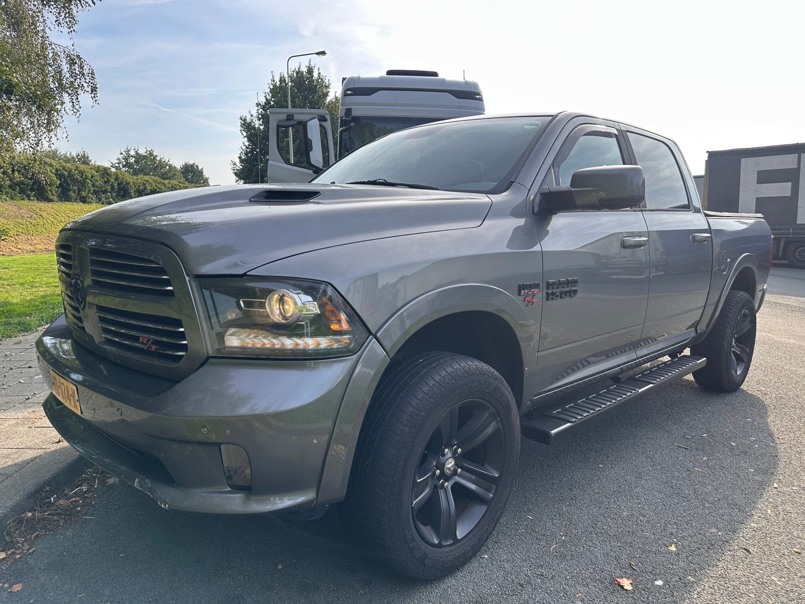 Dodge RAM 5.7L HEMI 4X4 2013 1500 Sport 3 inch lifted, Auto's, Automaat, Euro 5, 5654 cc, Bedrijf