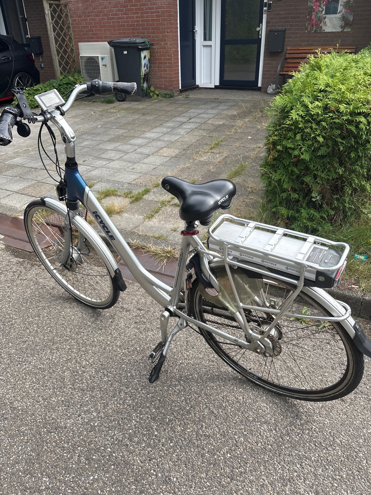 Goed werkende elektrische fiets met accu en sleutel, Fietsen en Brommers, Elektrische fietsen, Ophalen, Gebruikt, 30 tot 50 km per accu