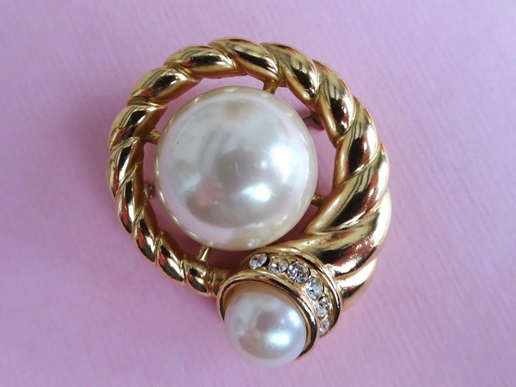 jwg Vintage 60s 70s parel strass broche goud verguld wit, Verzenden, Overige materialen, Broche, Verguld