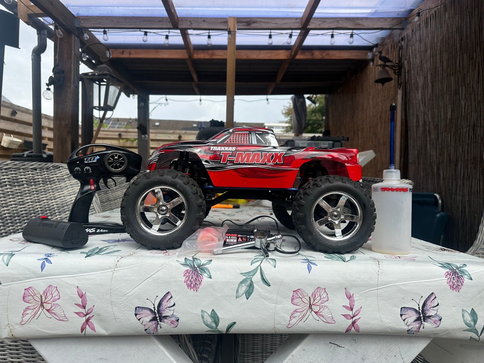 Traxxas Nitro T-MAXX 3.3 Monster Truck 4WD, Ophalen, Auto offroad, Zo goed als nieuw, Schaal 1:10